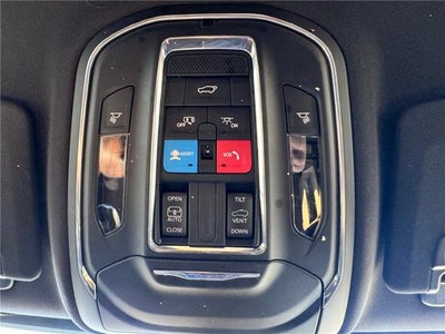 2023 Jeep Grand Cherokee Laredo 4x4
