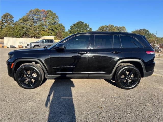 2023 Jeep Grand Cherokee Laredo 4x4