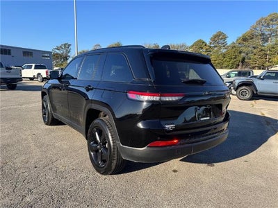2023 Jeep Grand Cherokee Laredo 4x4