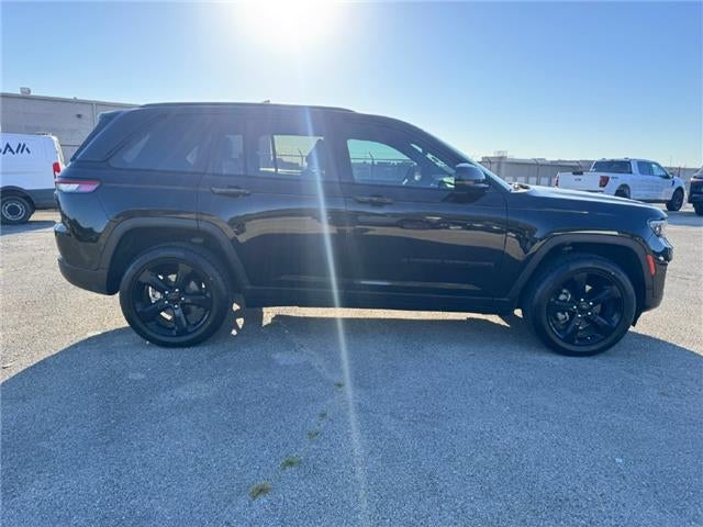 2023 Jeep Grand Cherokee Laredo 4x4