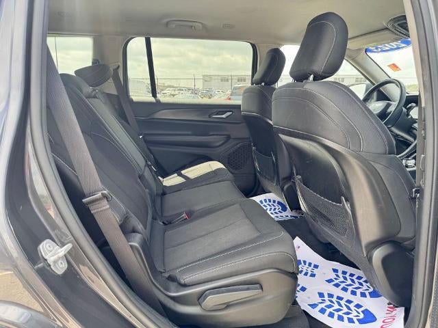 2023 Jeep Grand Cherokee L Laredo 4x4