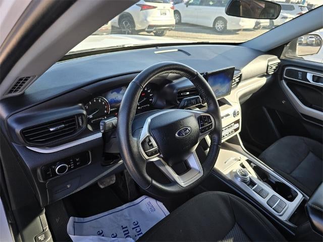 2024 Ford Explorer XLT 4x2
