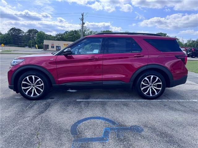 2025 Ford Explorer ST-Line 4x2