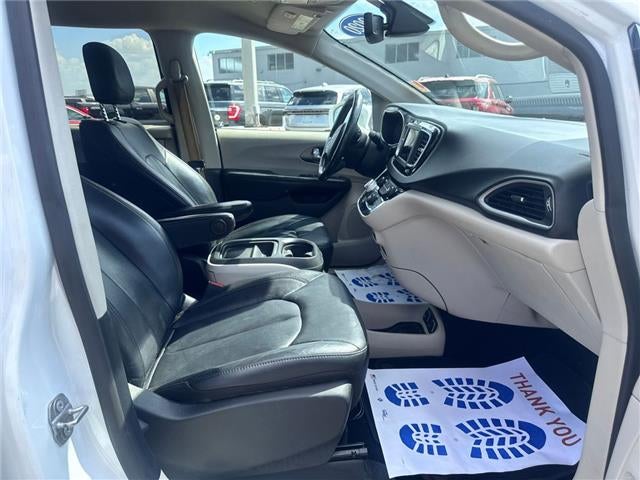 2020 Chrysler Pacifica Touring L Front-wheel Drive Passenger Van