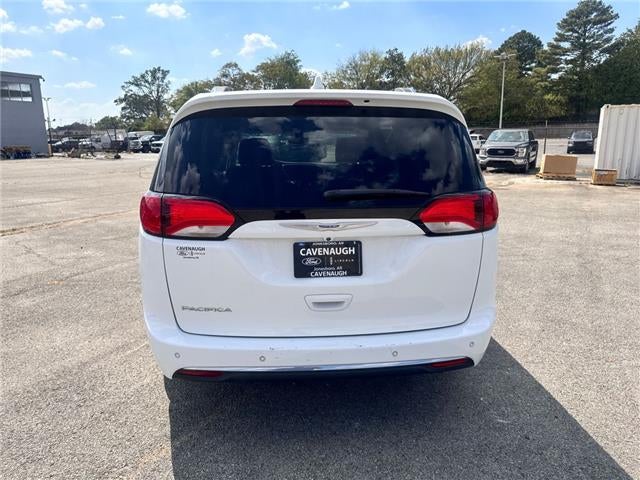 2020 Chrysler Pacifica Touring L Front-wheel Drive Passenger Van