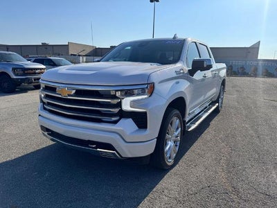 2024 Chevrolet Silverado 1500 High Country 4x4 Crew Cab 5.75 ft. box 147.4 in. WB