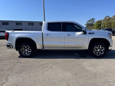 2022 GMC Sierra 1500 SLT 4x4 Crew Cab 5.75 ft. box 147.4 in. WB