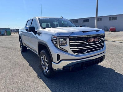 2022 GMC Sierra 1500 SLT 4x4 Crew Cab 5.75 ft. box 147.4 in. WB