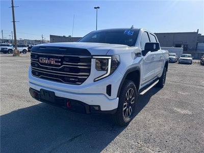 2025 GMC Sierra 1500 AT4 4x4 Crew Cab 5.75 ft. box 147.4 in. WB
