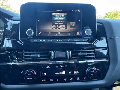2025 Nissan Pathfinder SV