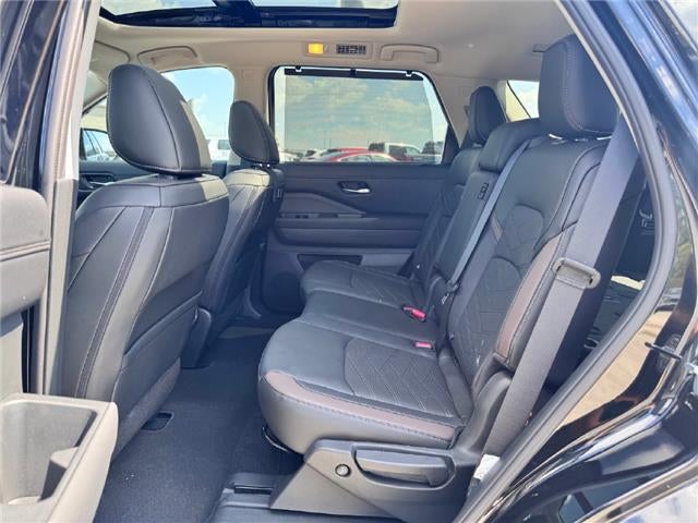 2025 Nissan Pathfinder Platinum Front-Wheel Drive