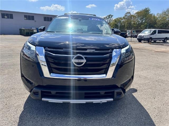 2025 Nissan Pathfinder Platinum Front-Wheel Drive