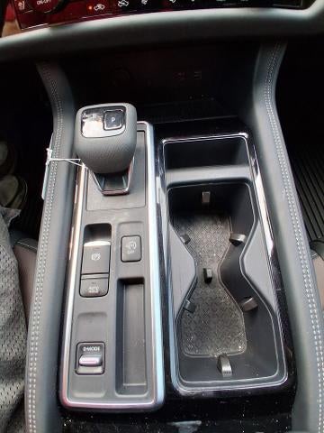 2025 Nissan Pathfinder Platinum Front-Wheel Drive