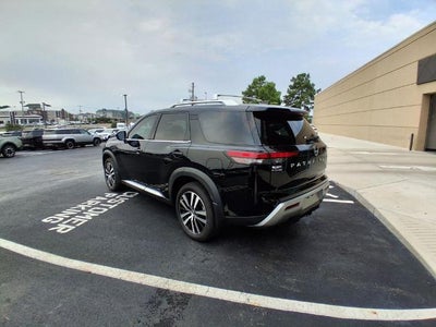 2025 Nissan Pathfinder Platinum Front-Wheel Drive