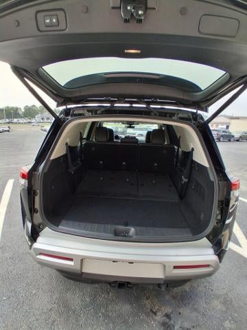 2025 Nissan Pathfinder Platinum Front-Wheel Drive