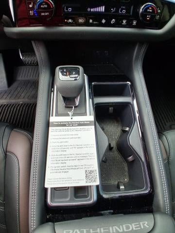 2025 Nissan Pathfinder Platinum Front-Wheel Drive