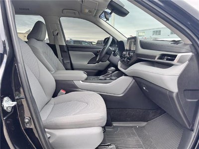 2023 Toyota Highlander LE
