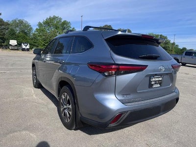 2023 Toyota Highlander XLE Front-Wheel Drive
