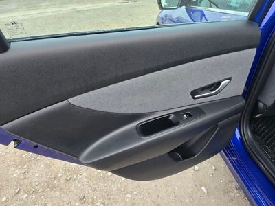 2024 Hyundai Elantra Limited (IVT) Sedan