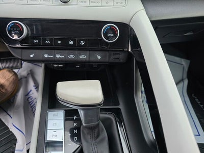 2024 Hyundai Elantra Limited (IVT) Sedan