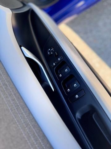 2024 Hyundai Elantra Limited (IVT) Sedan