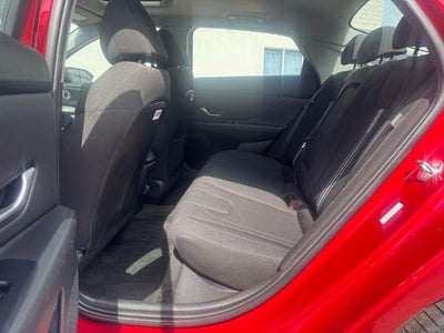 2024 Hyundai Elantra SEL (IVT) Sedan
