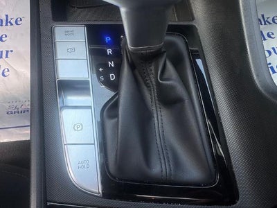 2024 Hyundai Elantra SEL (IVT) Sedan