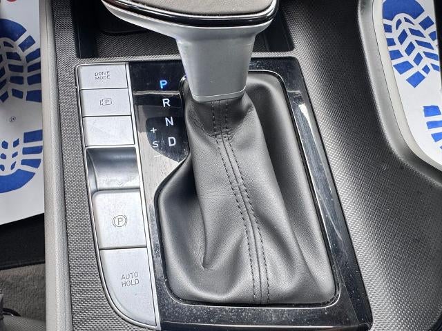 2024 Hyundai Elantra SEL (IVT) Sedan