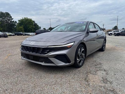 2024 Hyundai Elantra SEL (IVT) Sedan
