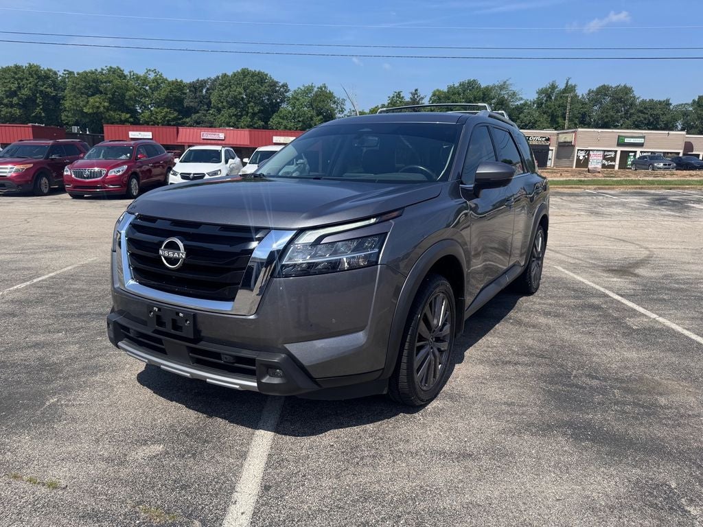 2023 Nissan Pathfinder SL