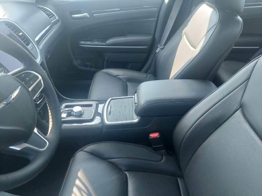 2023 Chrysler 300 Touring L AWD